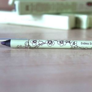Pixi endless silky eye pen